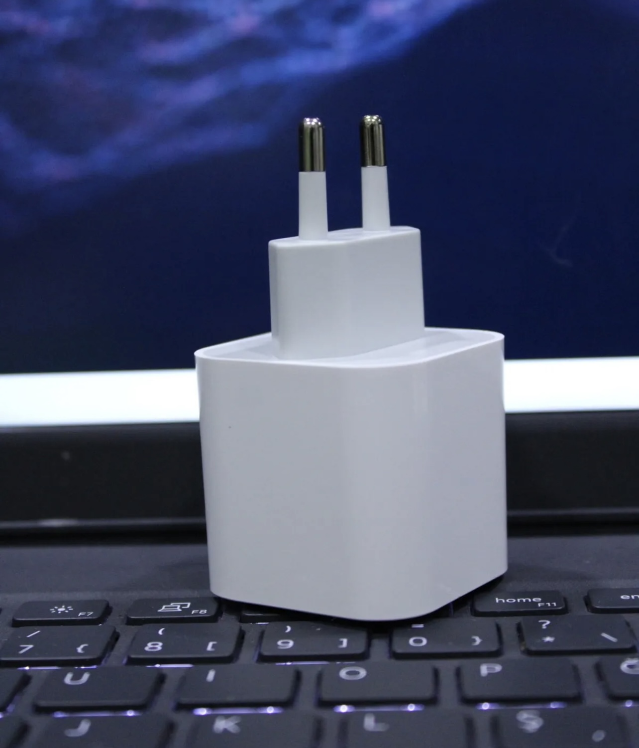 TYPE-C 20W POWER ADAPTÖR